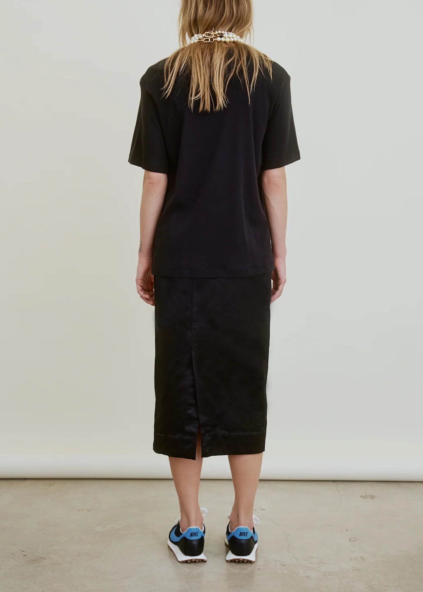 Aquarius-Cocktail-Le-Pencil-Skirt-black-Satin