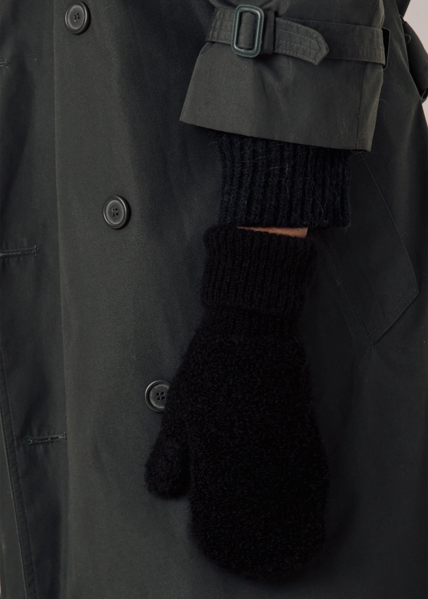 Bare-Knitwear-Alpaca-Boucle-Mittens-black