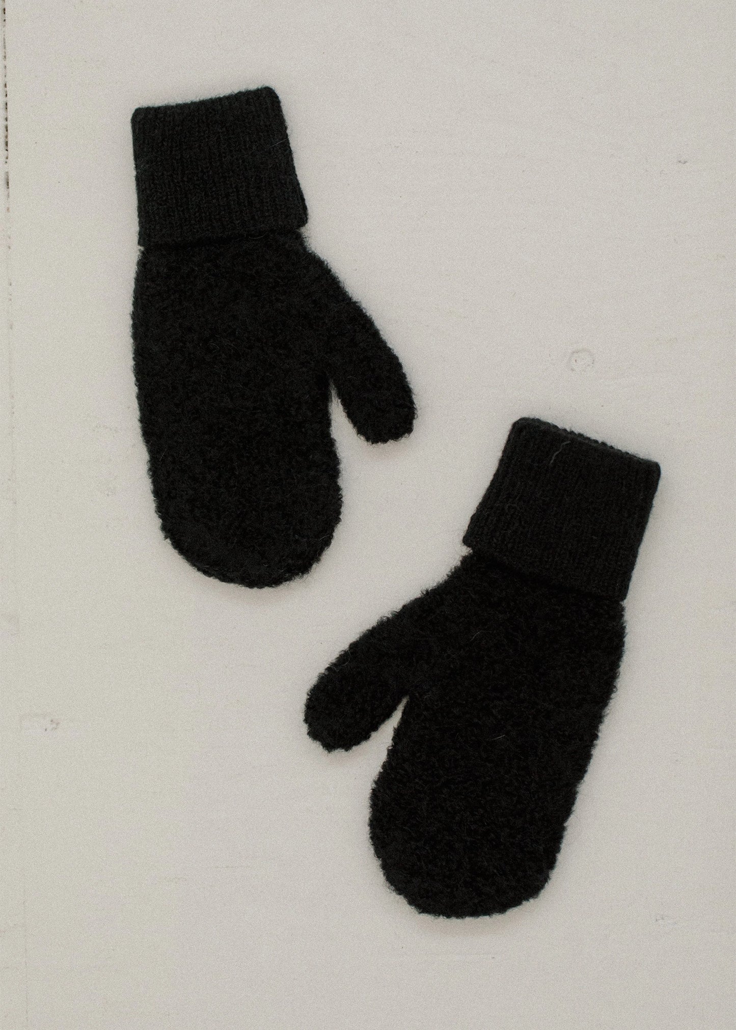 Bare-Knitwear-Alpaca-Boucle-Mittens-black