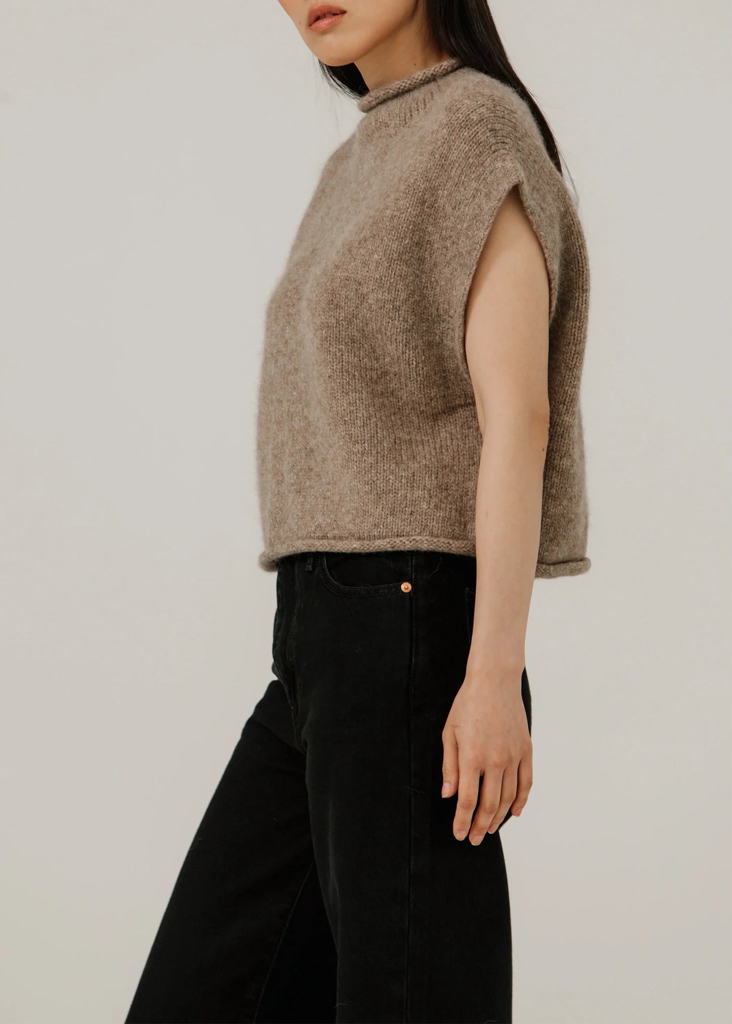 Bre-Knitwear-Iris-Vest-dark-fawn
