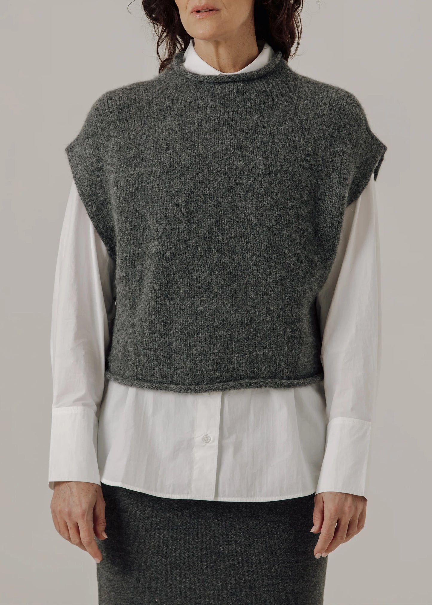 Bre-Knitwear-Iris-Vest-stone