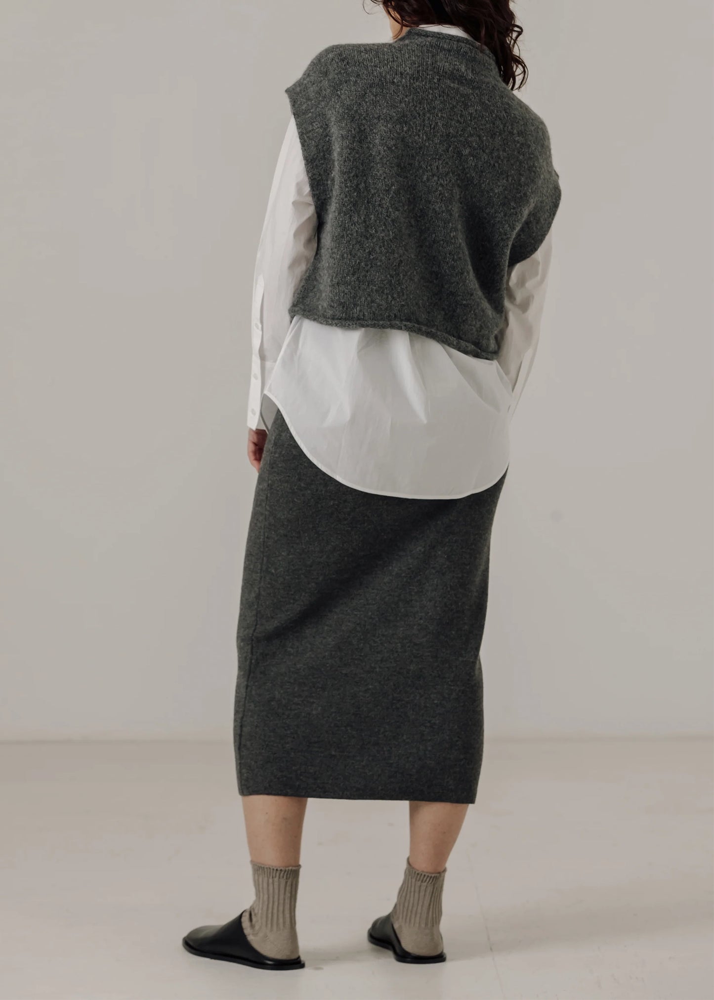 Bre-Knitwear-Iris-Vest-stone