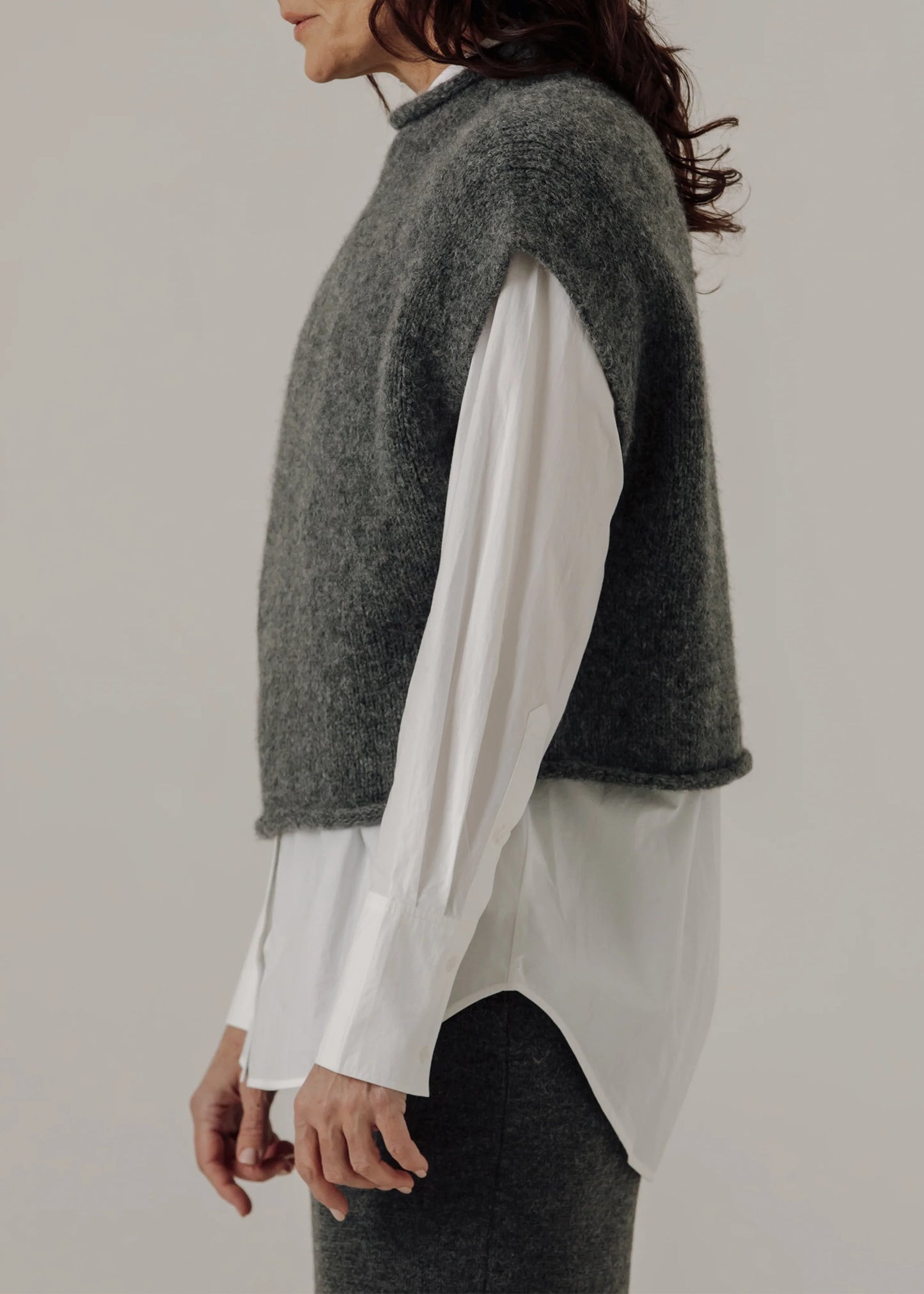 Bre-Knitwear-Iris-Vest-stone