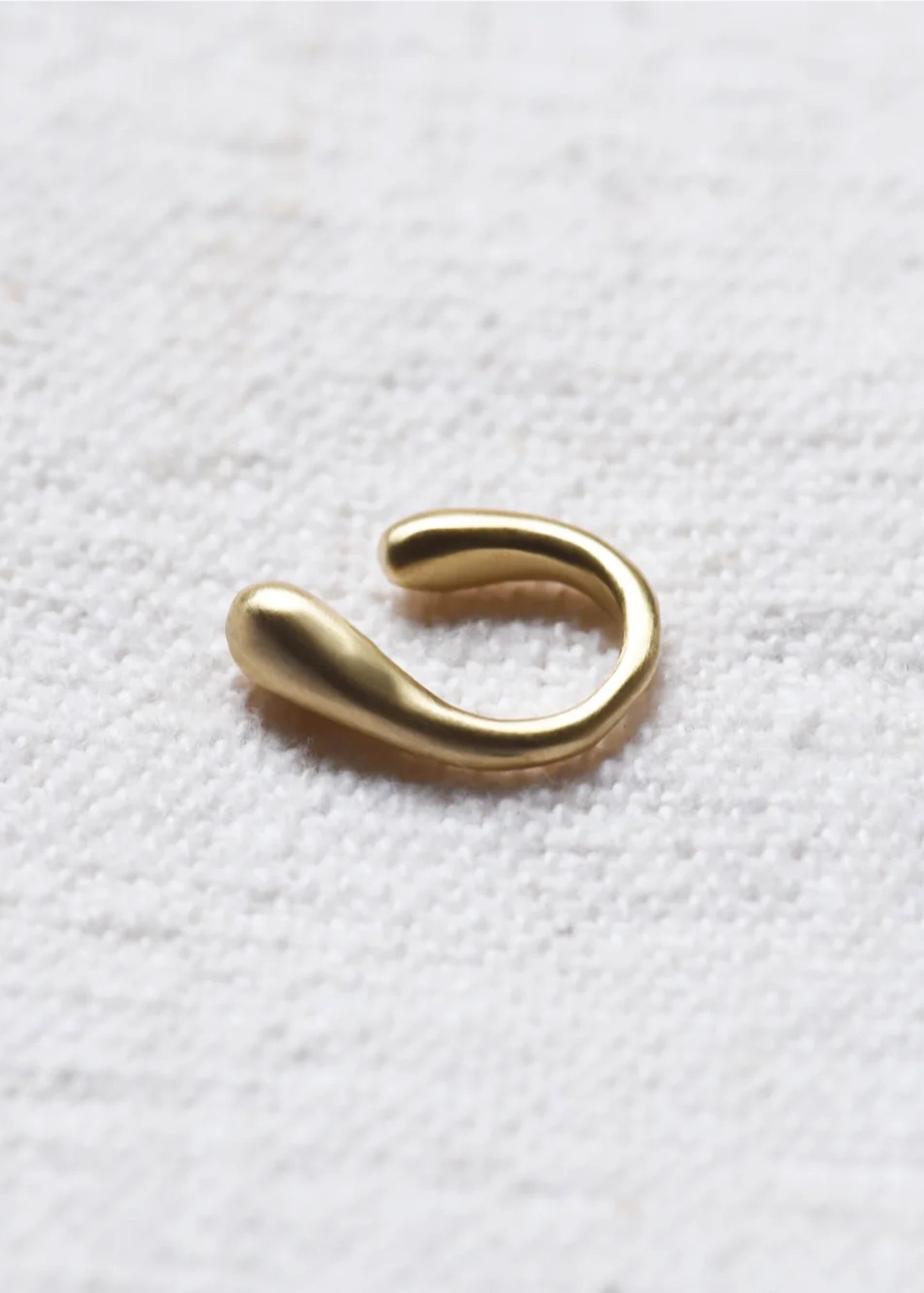 8.6.4.-EA-CU-04-Ear-Cuff-Brass