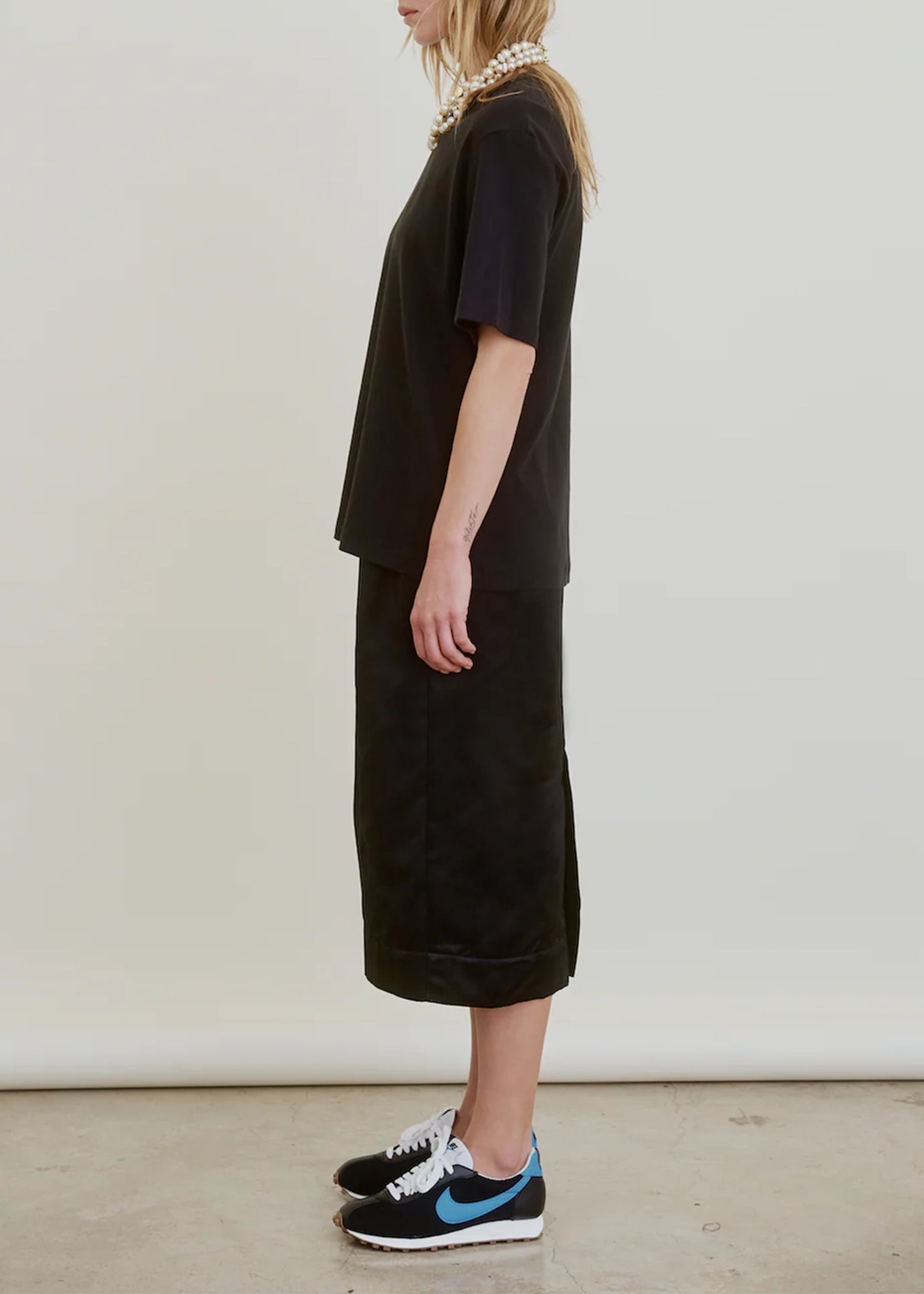  Aquarius-Cocktail-Le-Pencil-Skirt-black-Satin