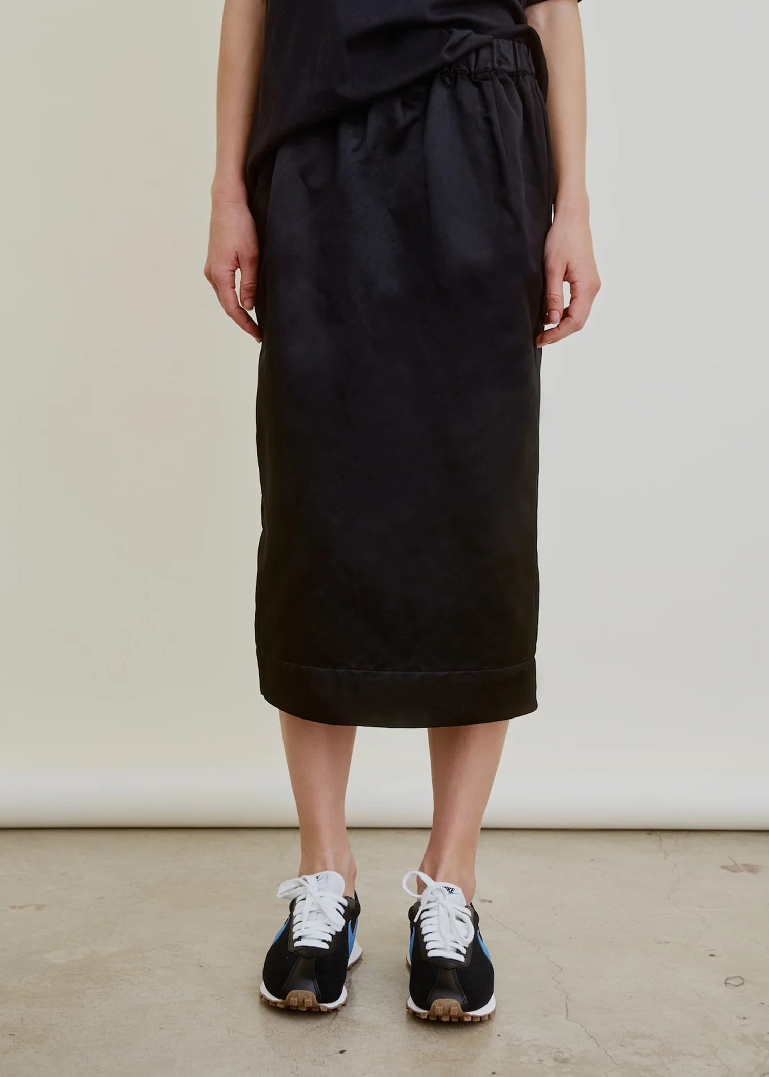 Aquarius-Cocktail-Le-Pencil-Skirt-black-Satin