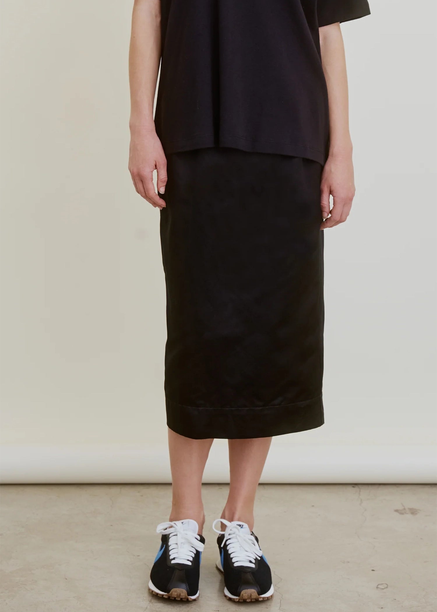 Aquarius-Cocktail-Le-Pencil-Skirt-black-Satin