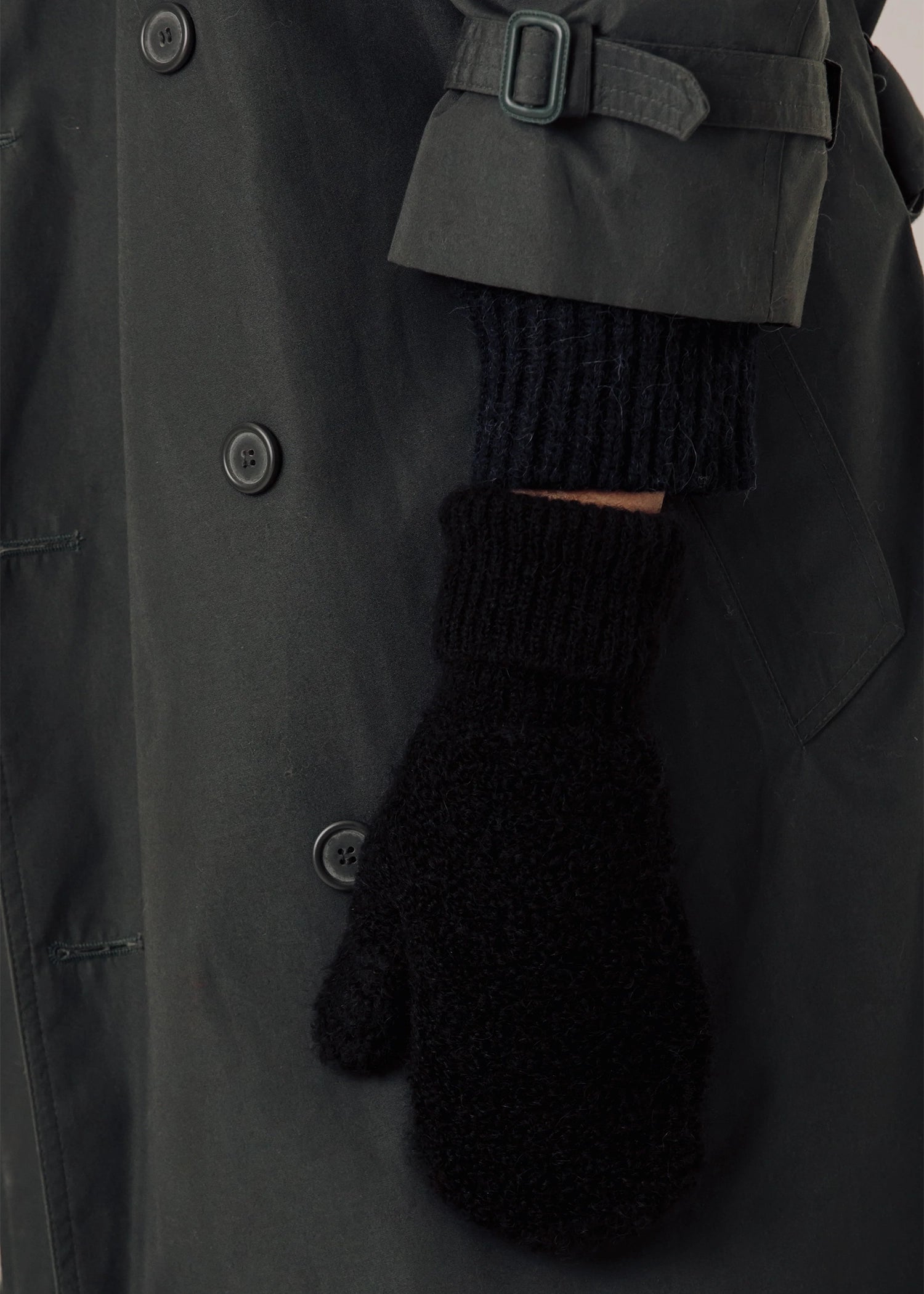 Bare-Knitwear-Alpaca-Boucle-Mittens-black