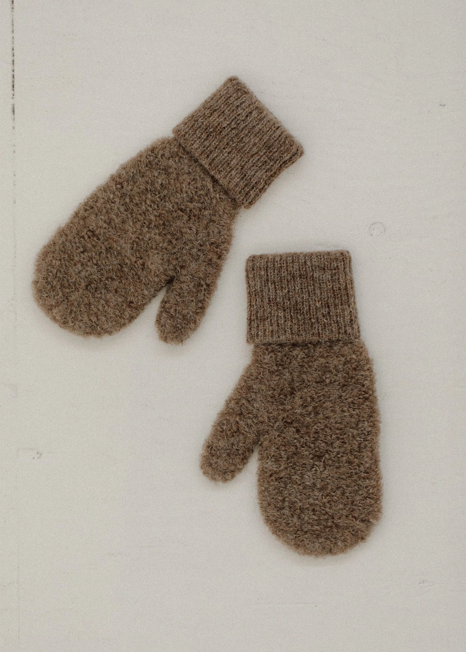 Bare-Knitwear-Alpaca-Boucle-Mittens-taupe