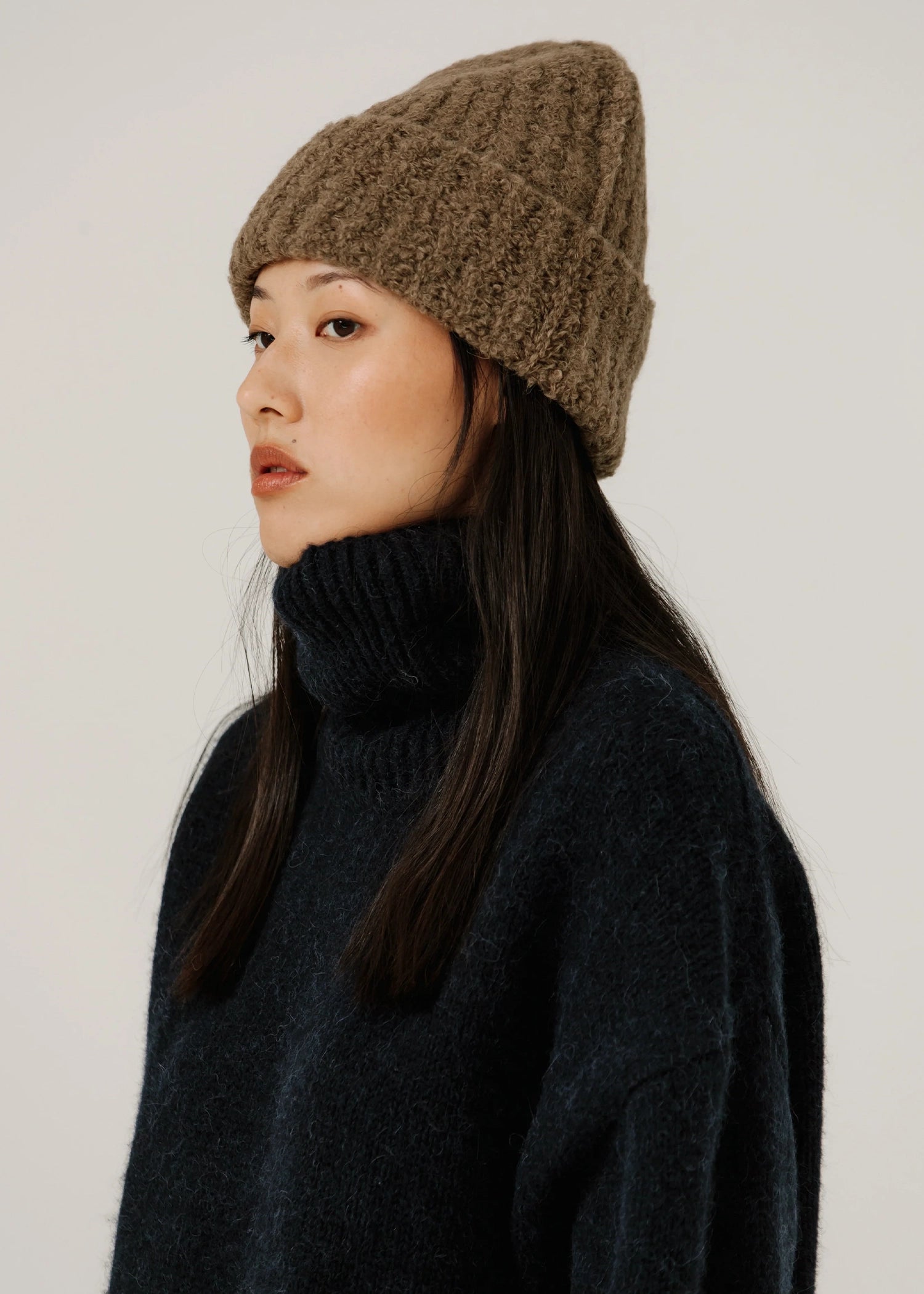 Bare-Knitwear-Colette-Boucle-Beanie-dark-khaki