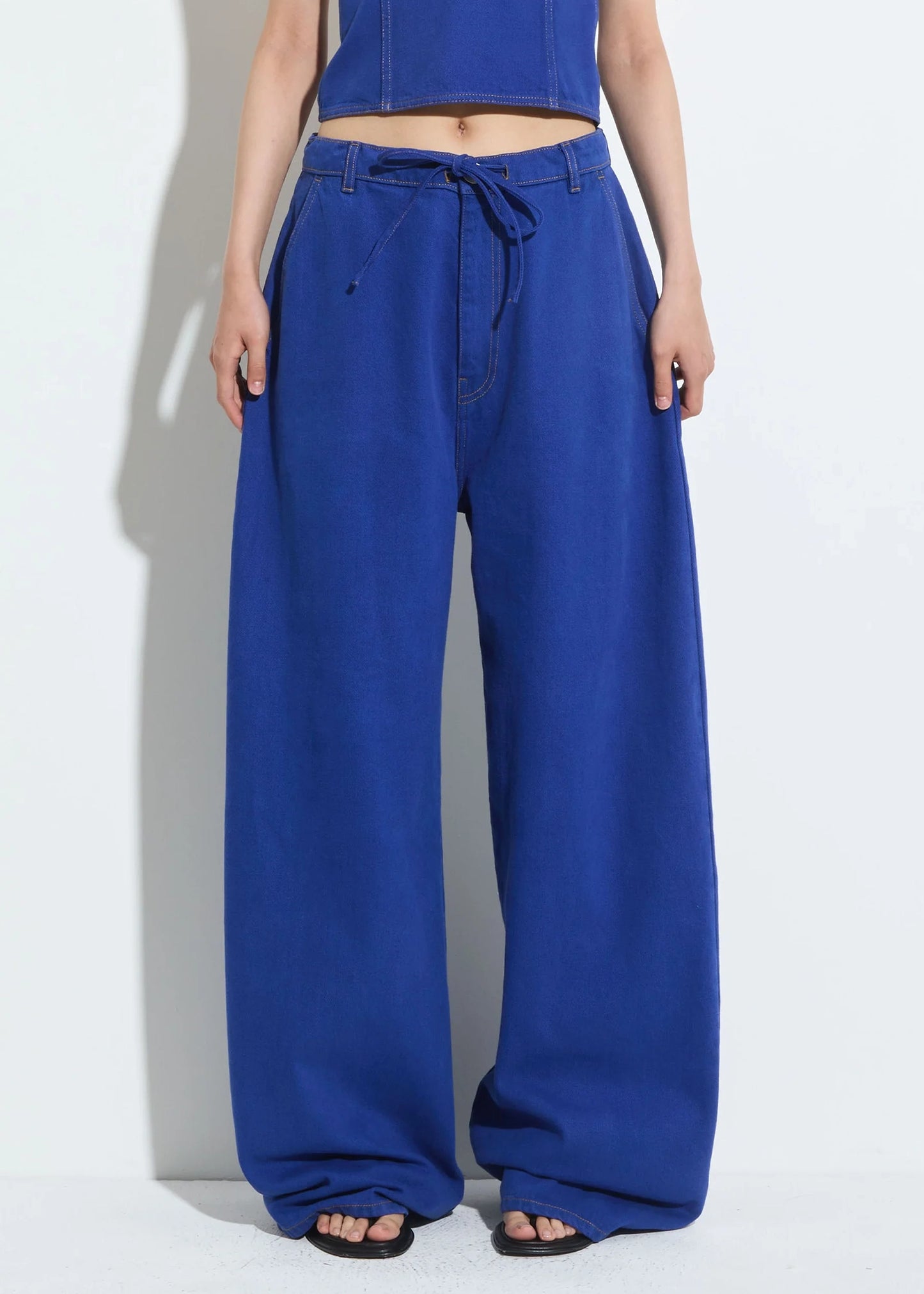 Christian-Wijnants-Piro-Barrell-leg-Jeans