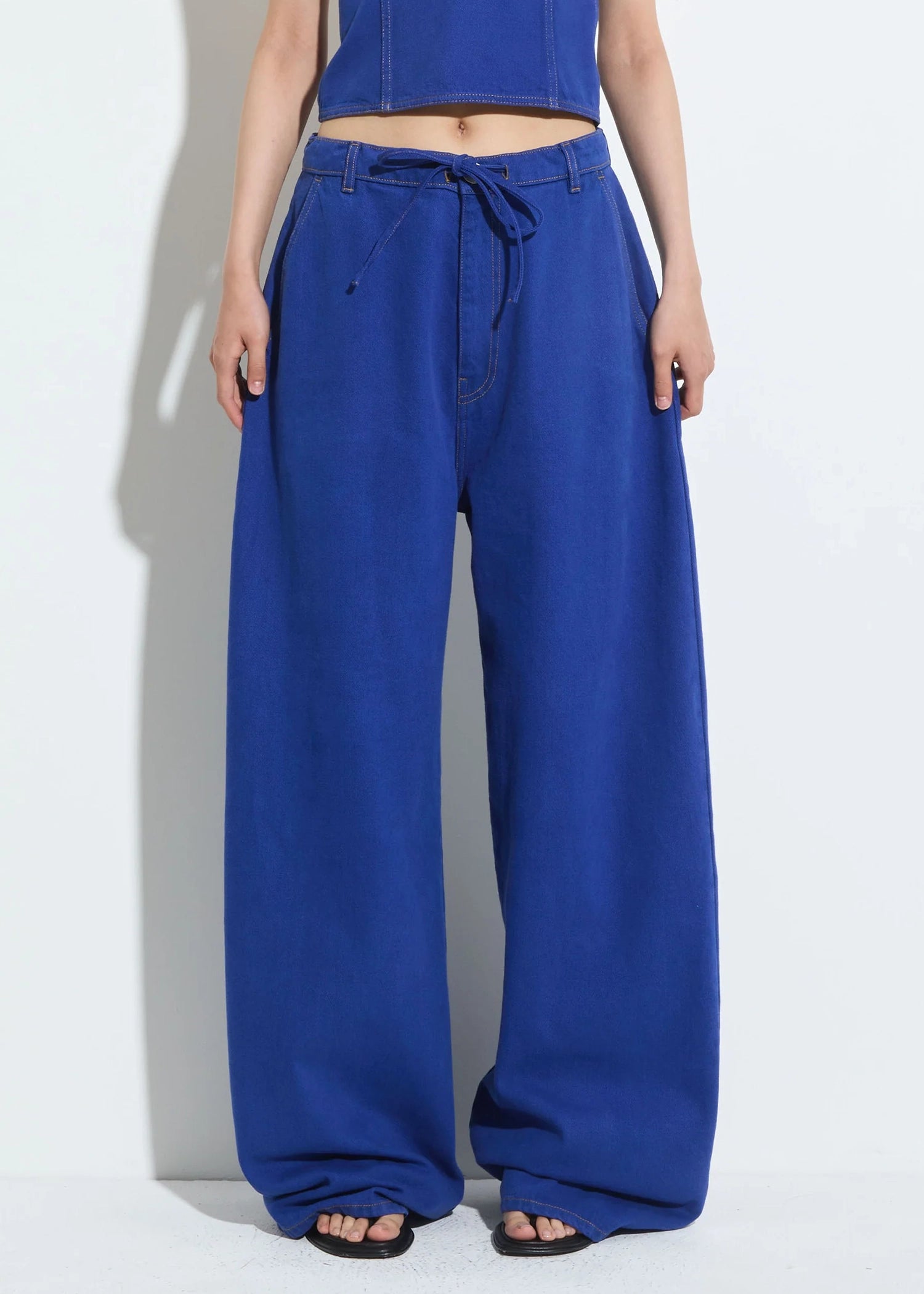 Christian-Wijnants-Piro-Barrell-leg-Jeans