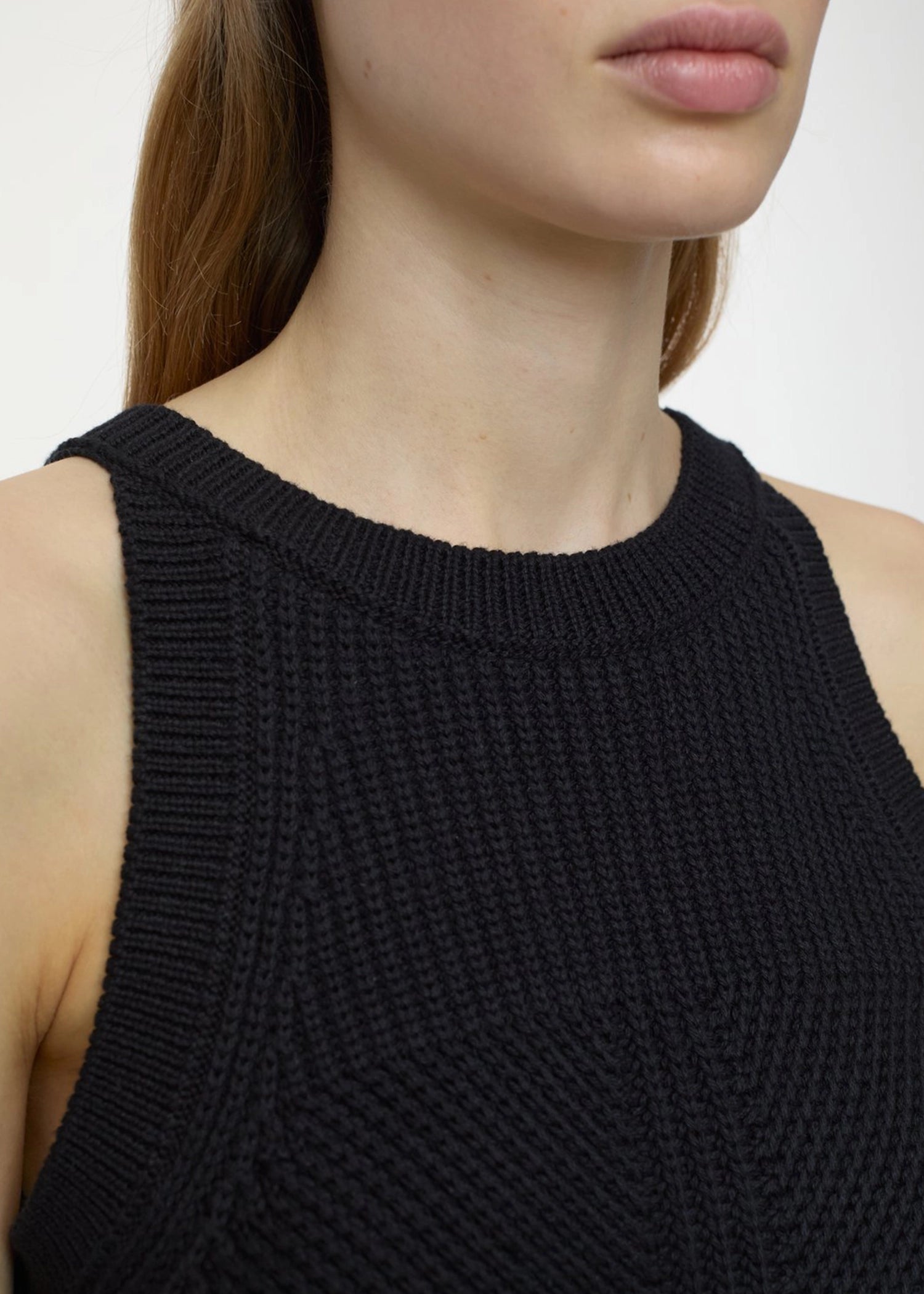 Closed-Cotton-Top-black