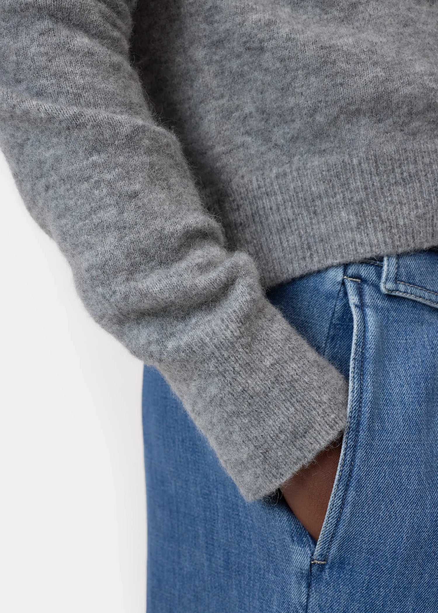 Closed-Crew-Neck-Cardigan-alpaca-wool-blend