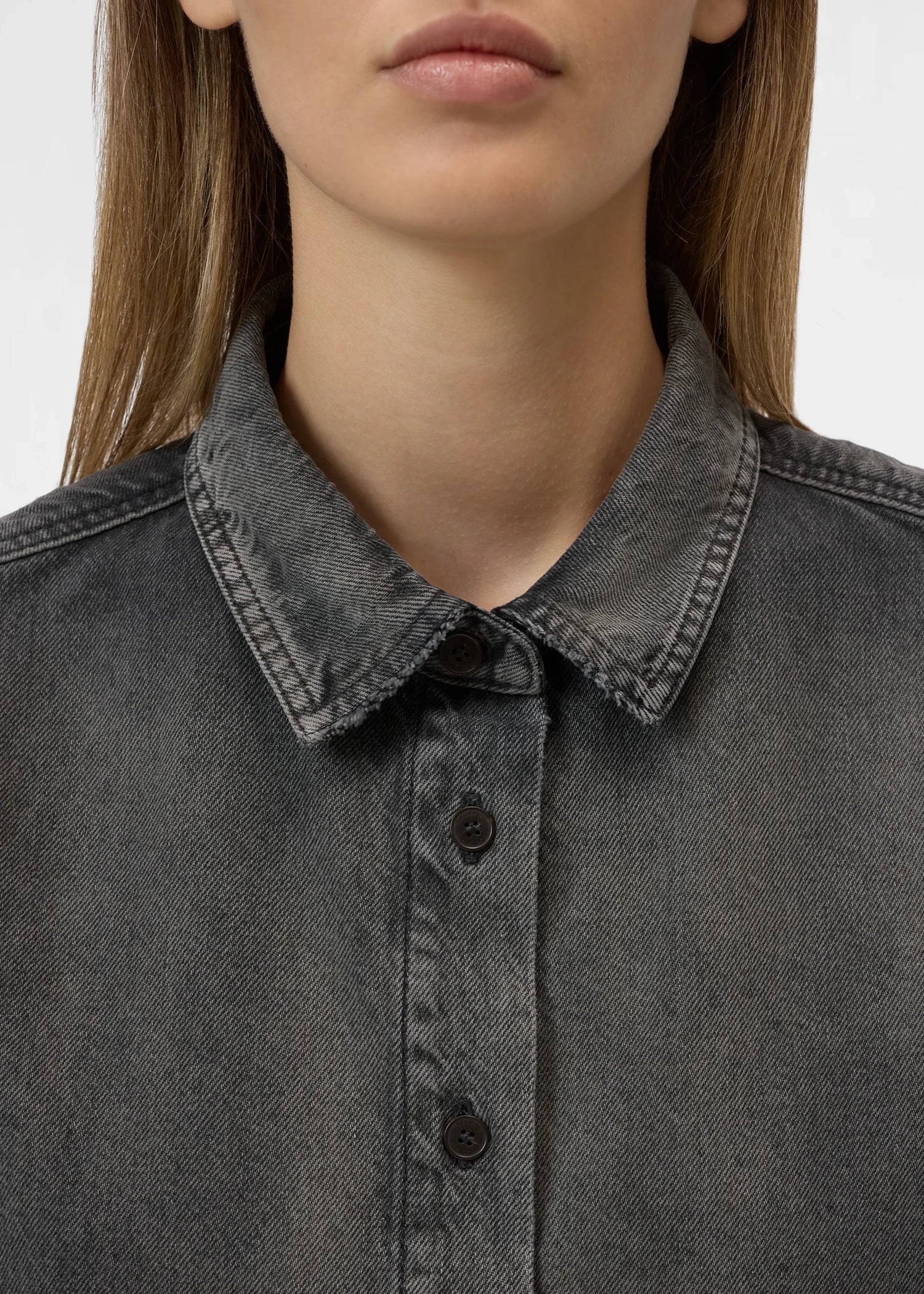 Closed-Denim-Shirt-Cureved-Hem
