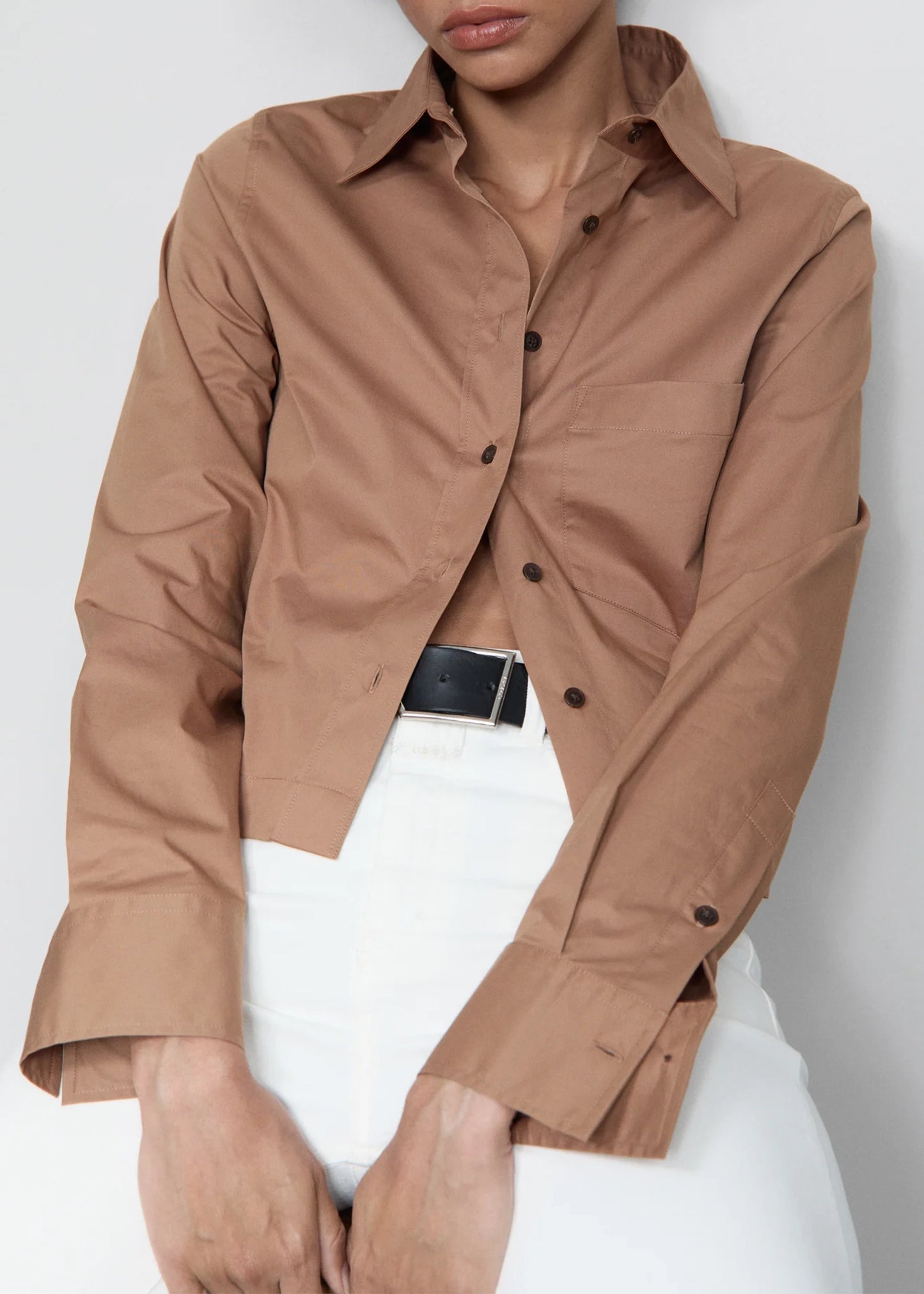 Closed-short-poplin-shirt-blouse