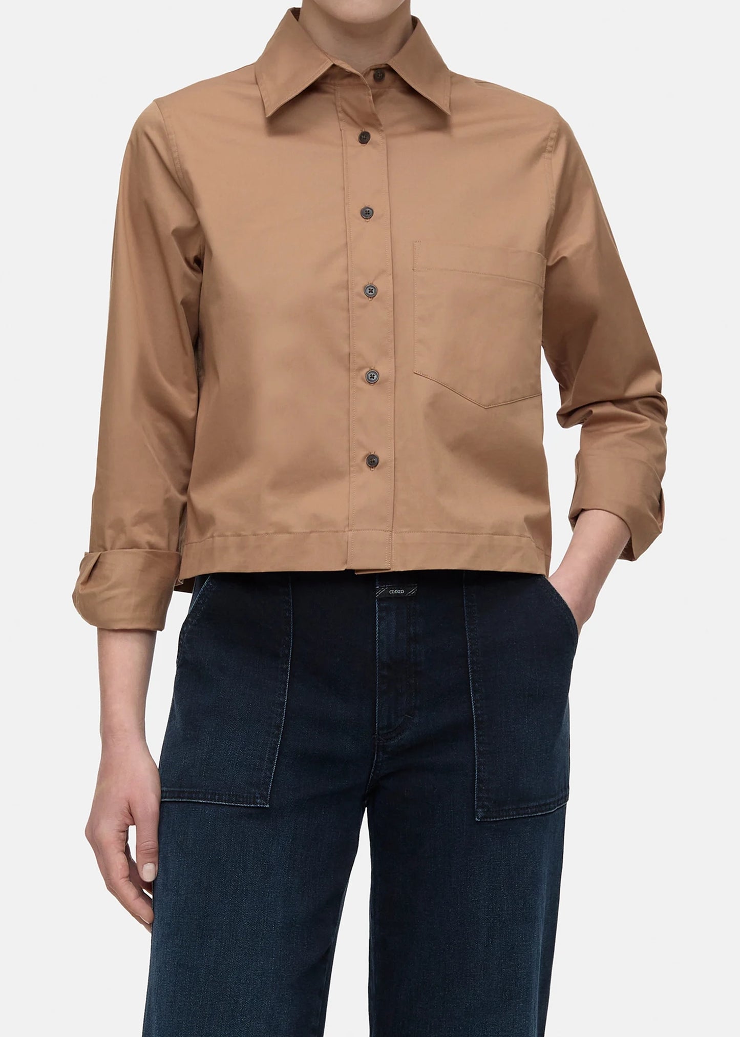 Closed-short-poplin-shirt-blouse