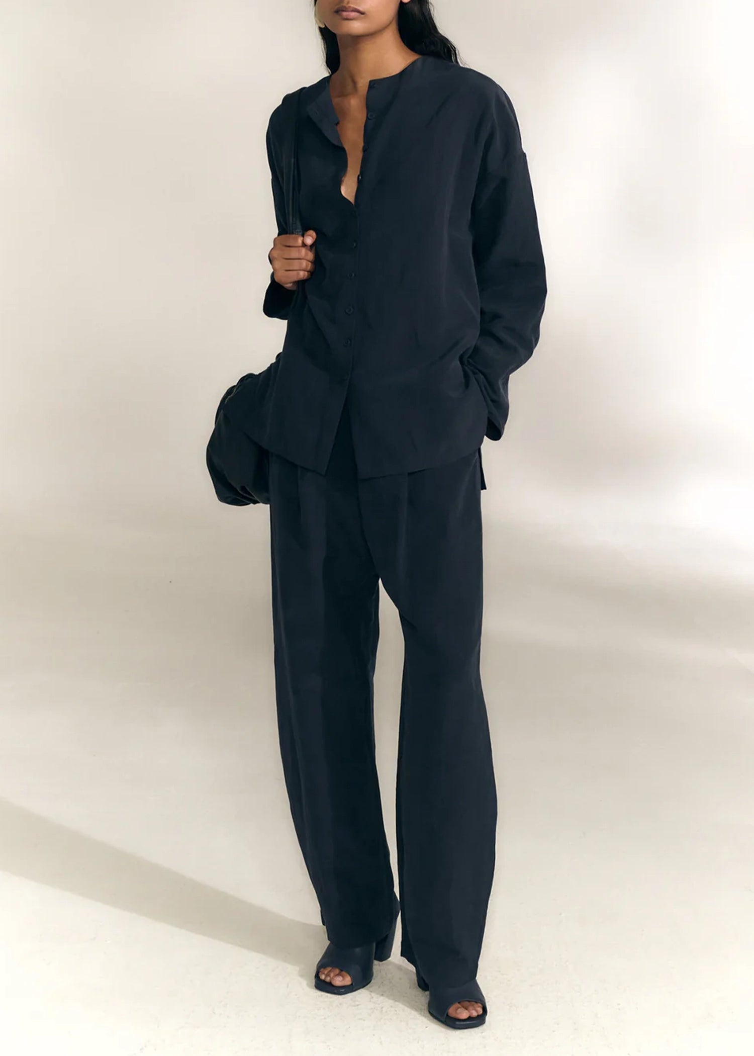 Cortana-Mel-pure-navy-linen-silk-pants