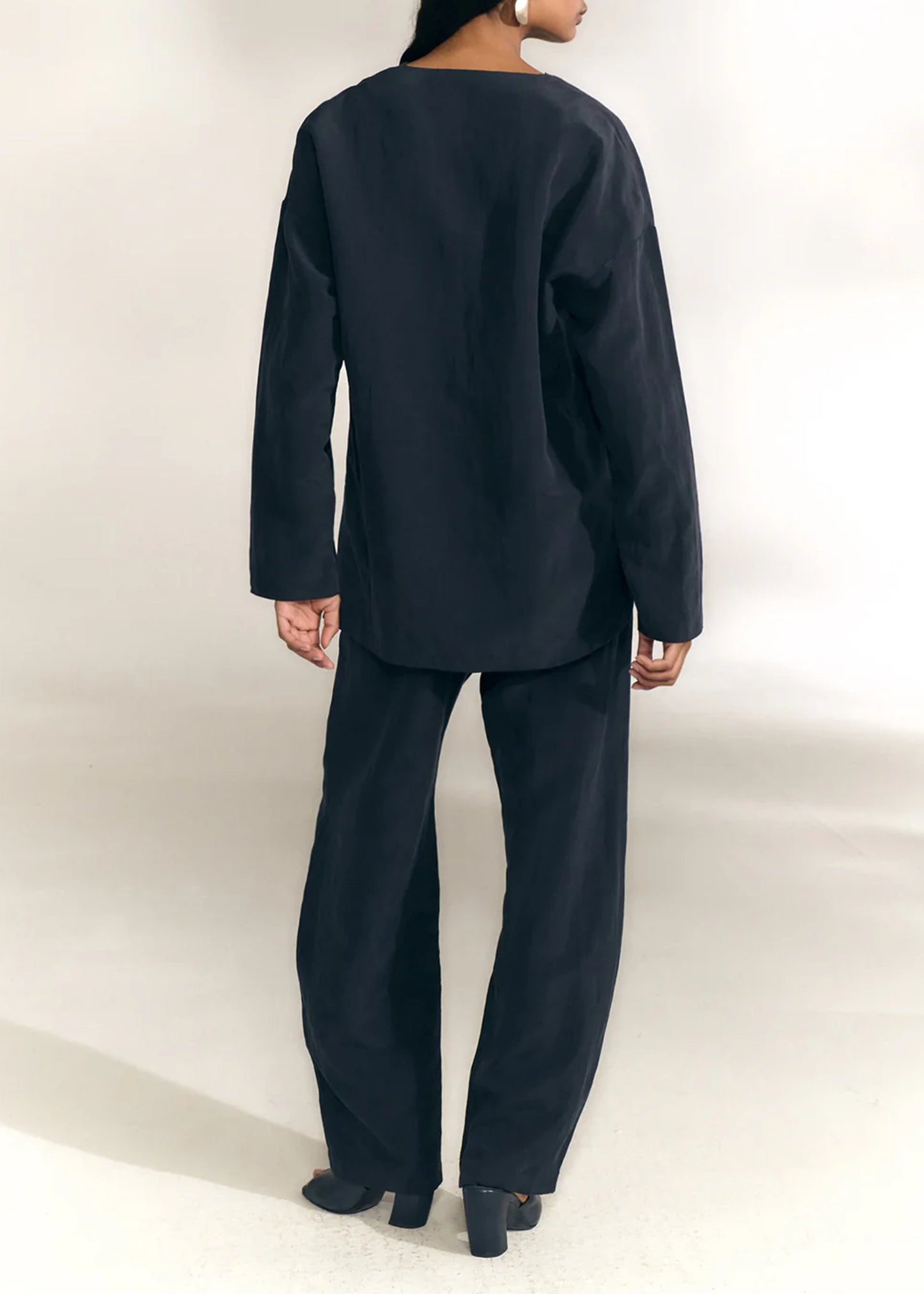 Cortana-Mel-pure-navy-linen-silk-pants