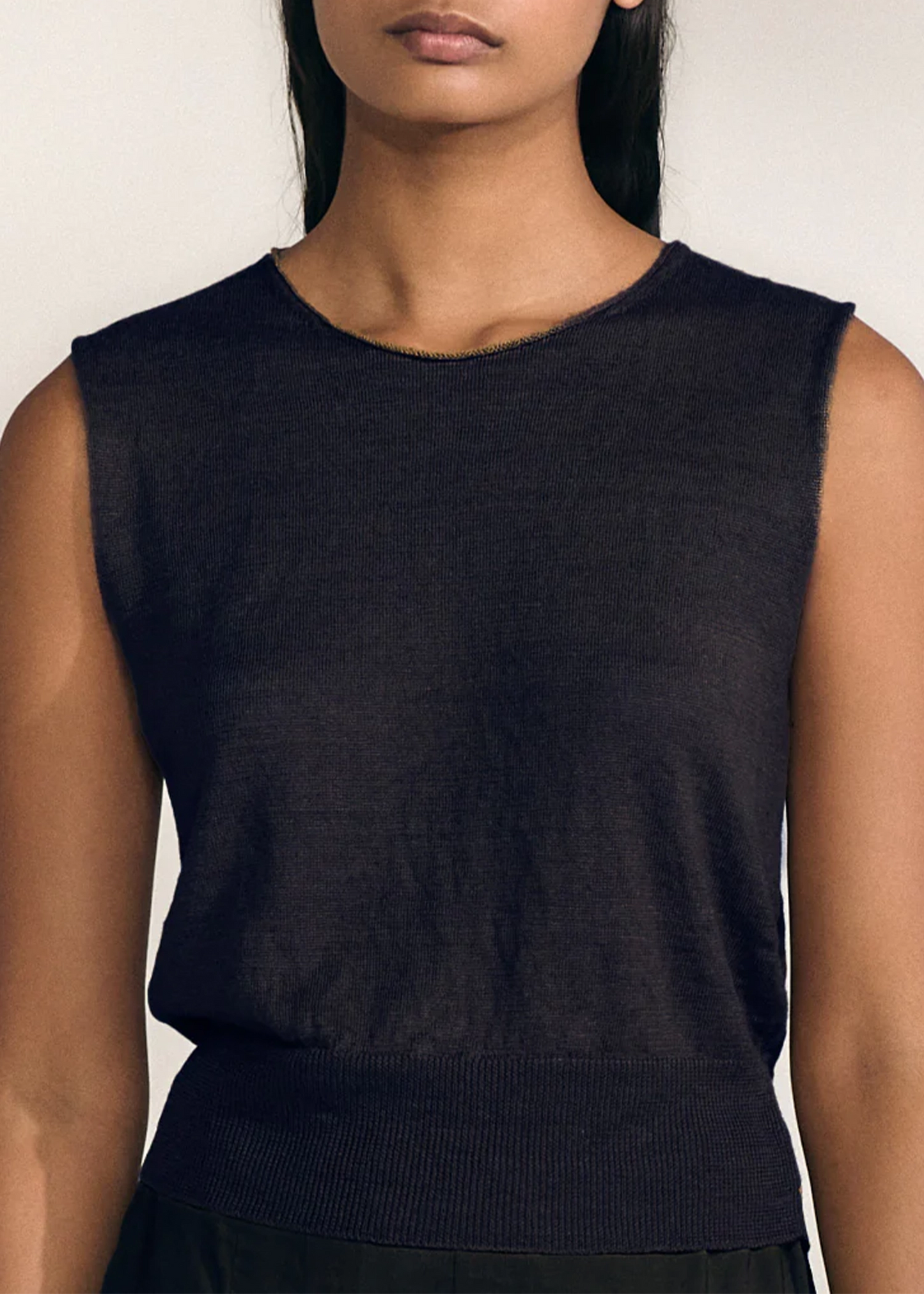 Cortana-Rinen-dark-navy-blue-linen-knit-vest