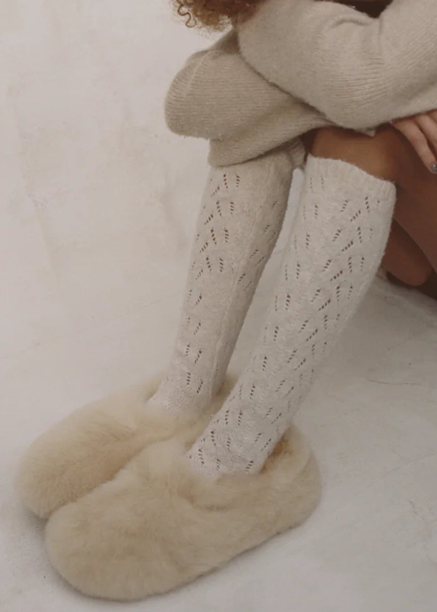 Intiearth-Cozy-Alpaca-Slipper
