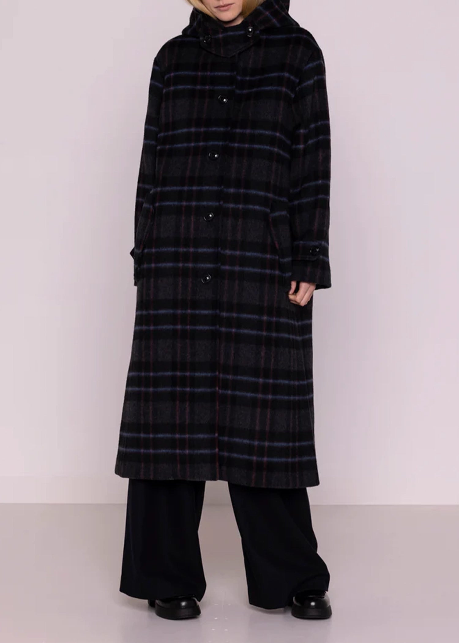 Maison-Lener-OVERSIZED-COAT-BRISELAME