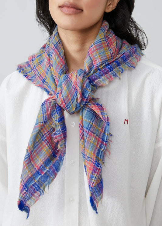 Moismont-stewart-scarf-N°801-Daisy-Pink