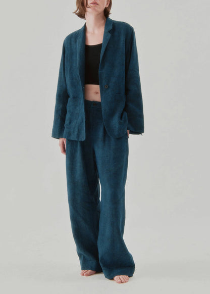 Nymane-Drapey-blazer-indigo