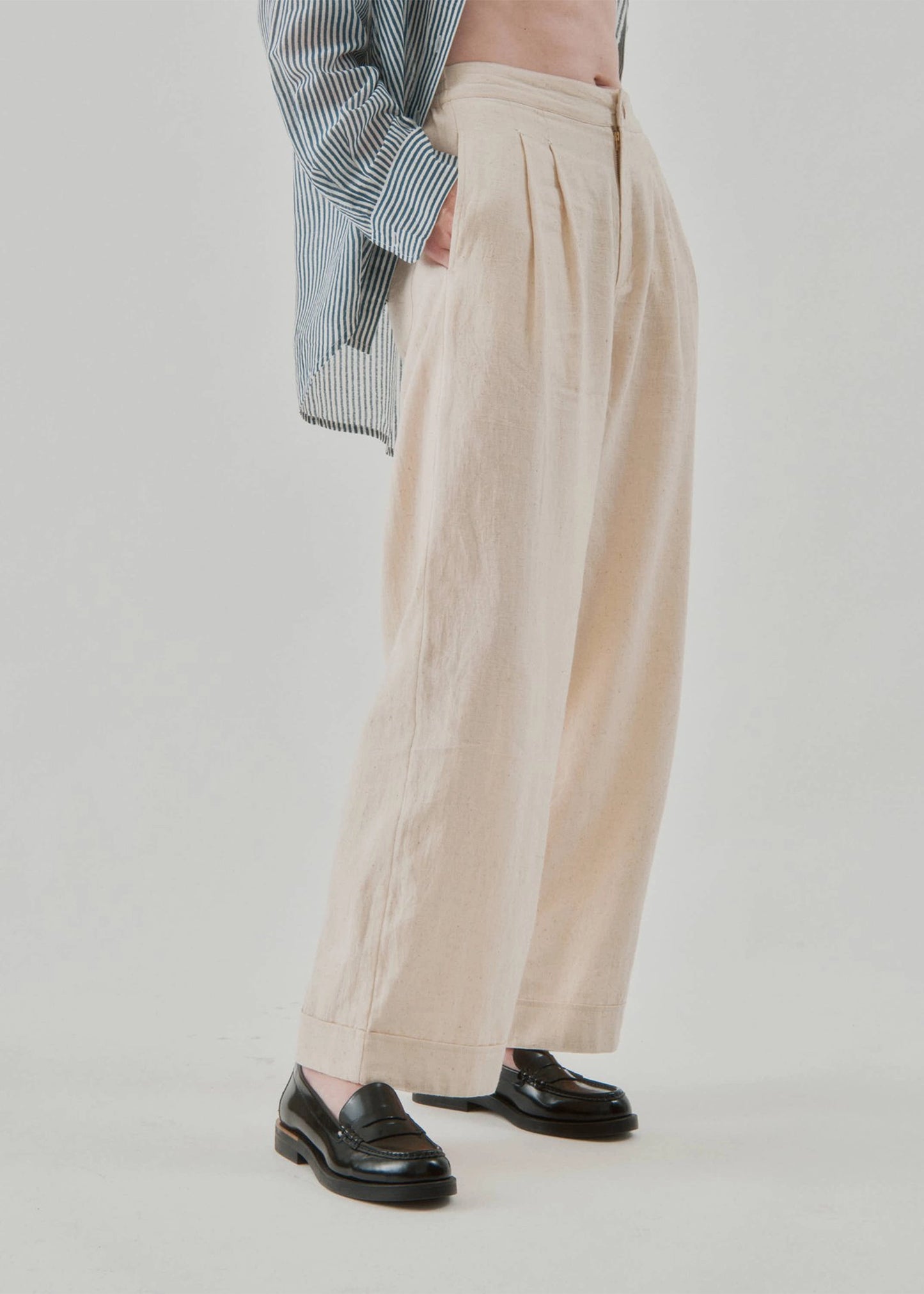 Nymane-wes-pleat-pant