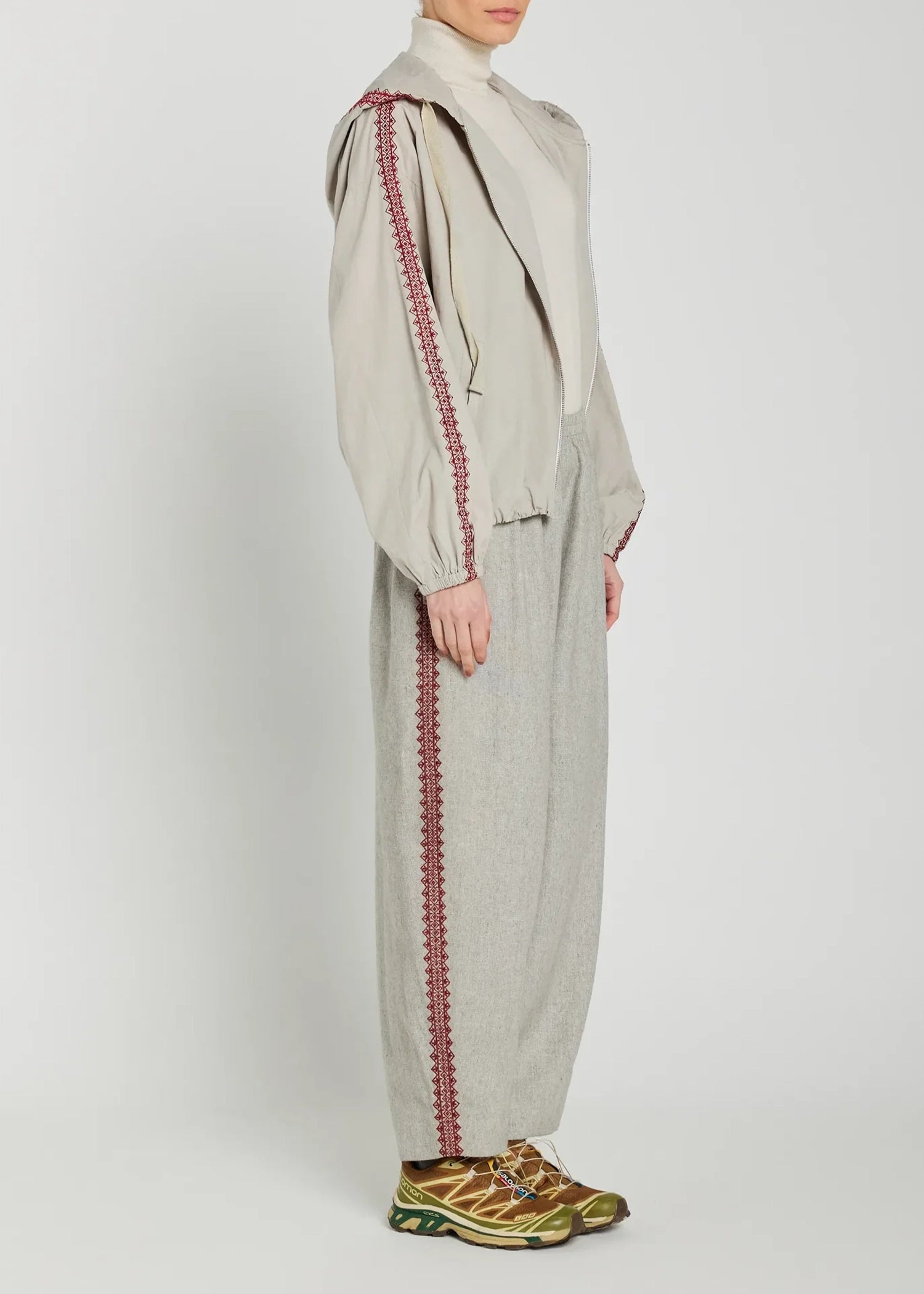 V-de-vinster-seema-embroidered-pants