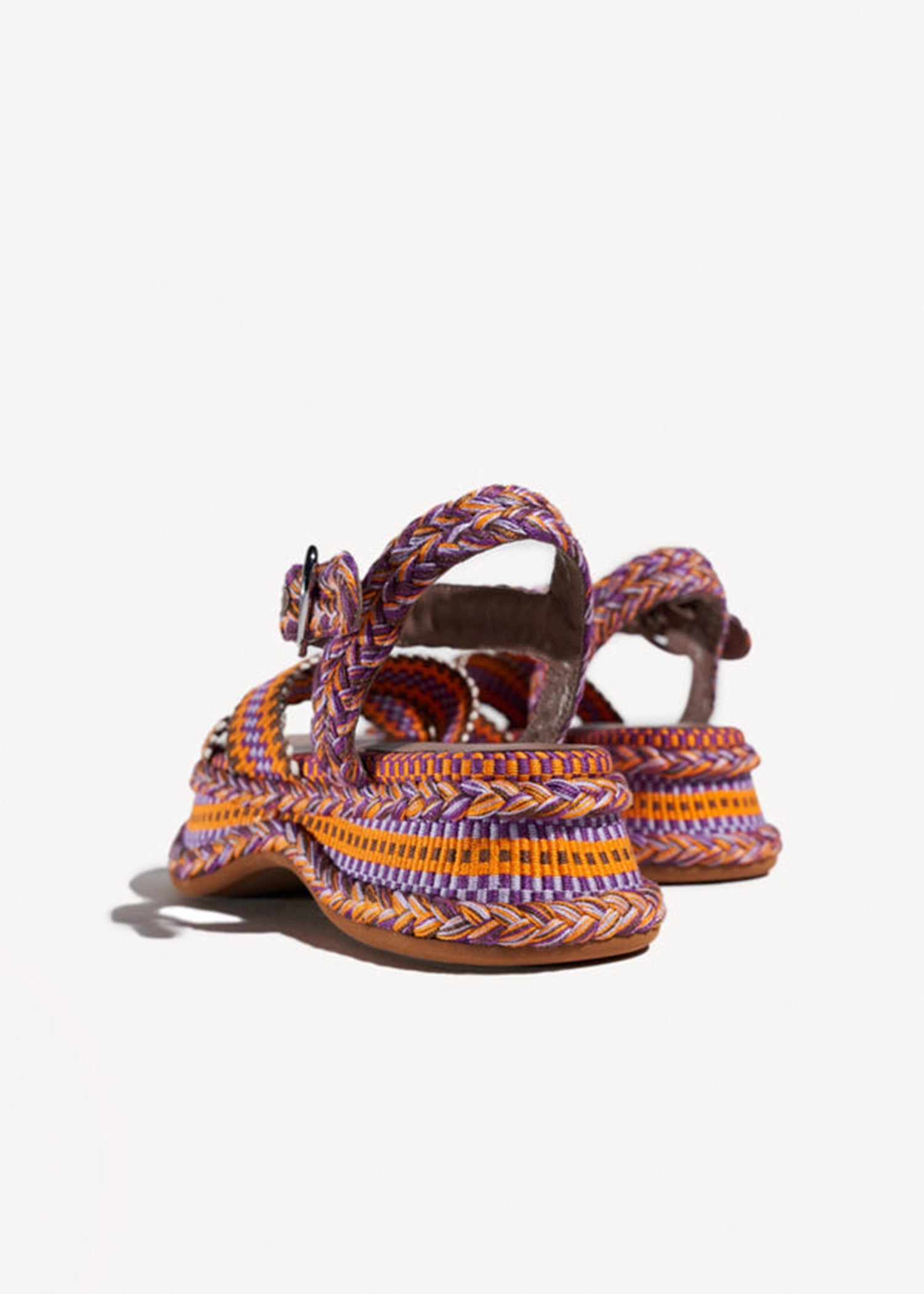 amambaih-paris-ada-sandal