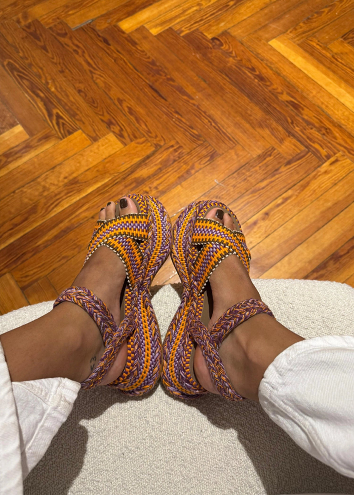 amambaih-paris-ada-sandal